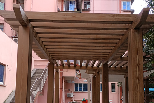 浙江寧波江北區紅梅新村廊架木紋漆施工項目